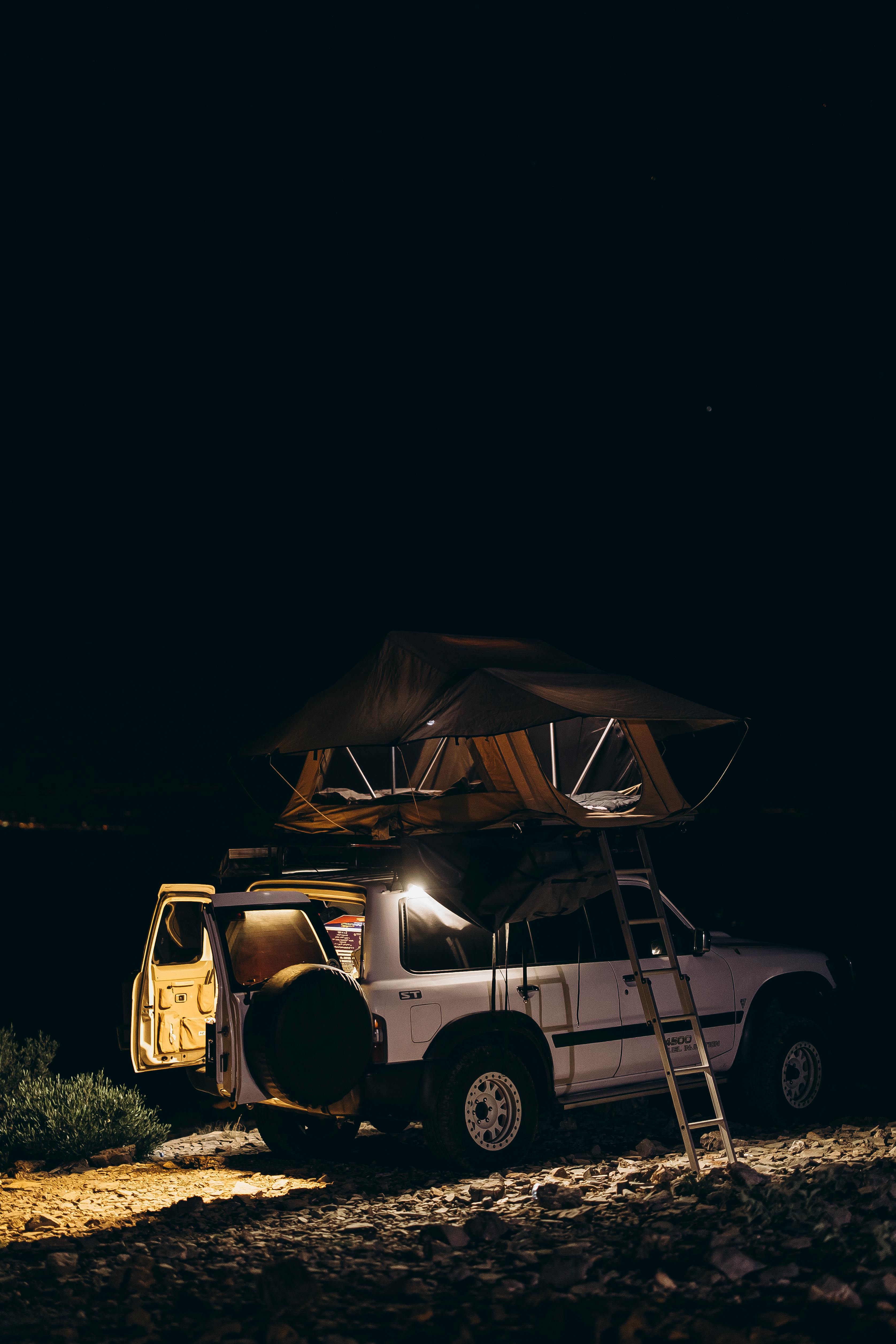 Mietwagen und 4x4 mit Dachzelt in Namibia